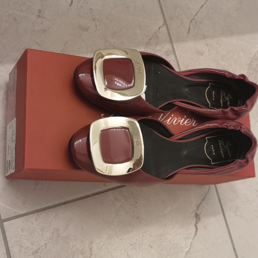 authentic Roger Vivier FlatFlat patent leather
